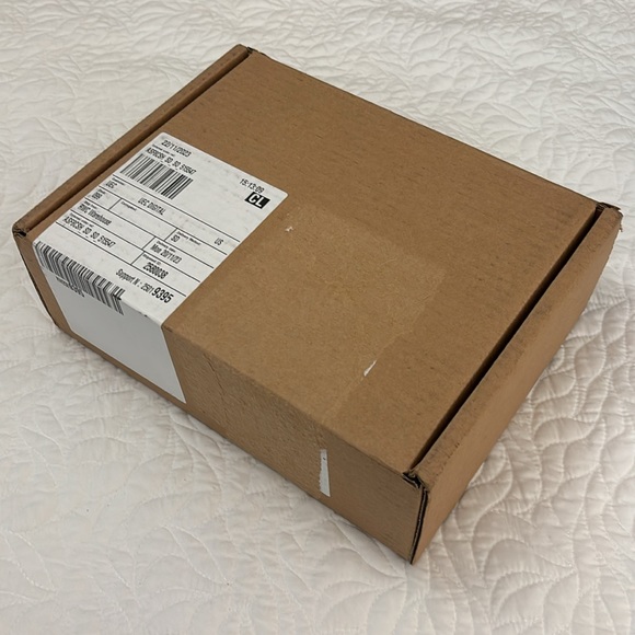 Louis Vuitton shipping gift box - Picture 6 of 7